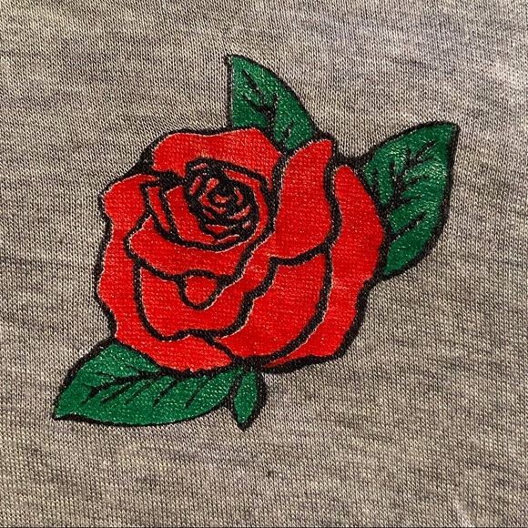 🌈2/$15🌥 Red trim “property of nobody” t-shirt - Picture 3 of 5